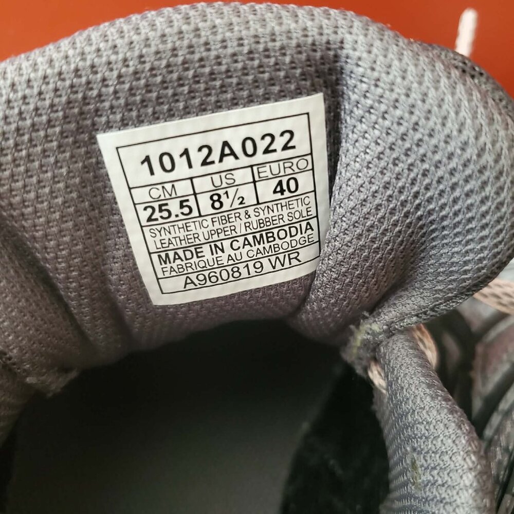 ASICS Gray & Pink - Picture 3 of 11